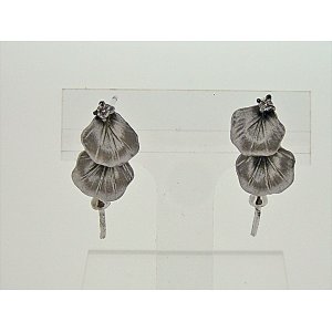 Photo: K18WG DIAMOND EARRING