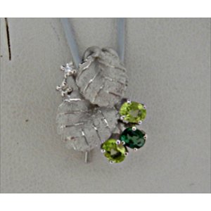 Photo: K18WG GREEN TOURMARINE/PERIDOT/DIA PENDANT